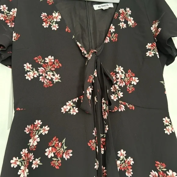 BB Dakota Floral V-Neck Ruffle Flare Swing Mini Dress Size 6 Women’s Fall Dress - Picture 8 of 16